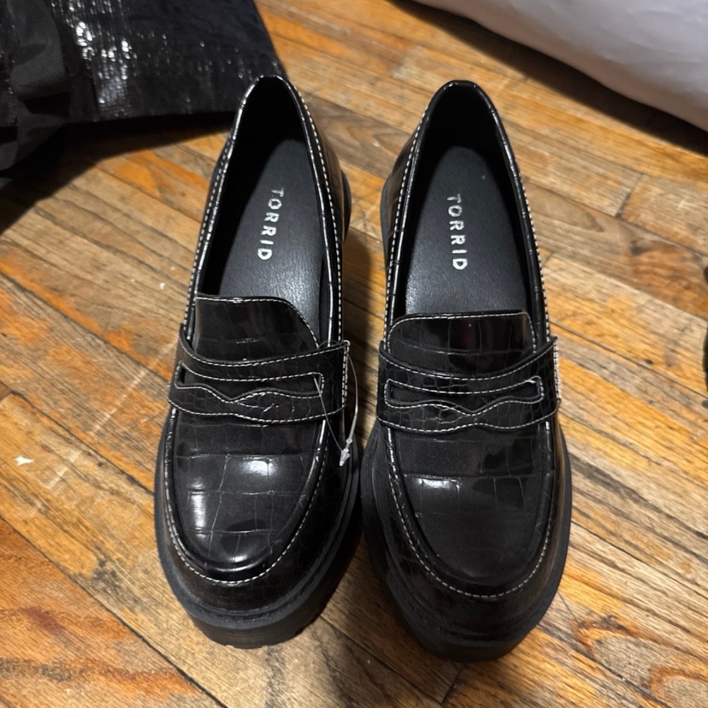 Torrid Black Croc Platform Loafers (Size 7)